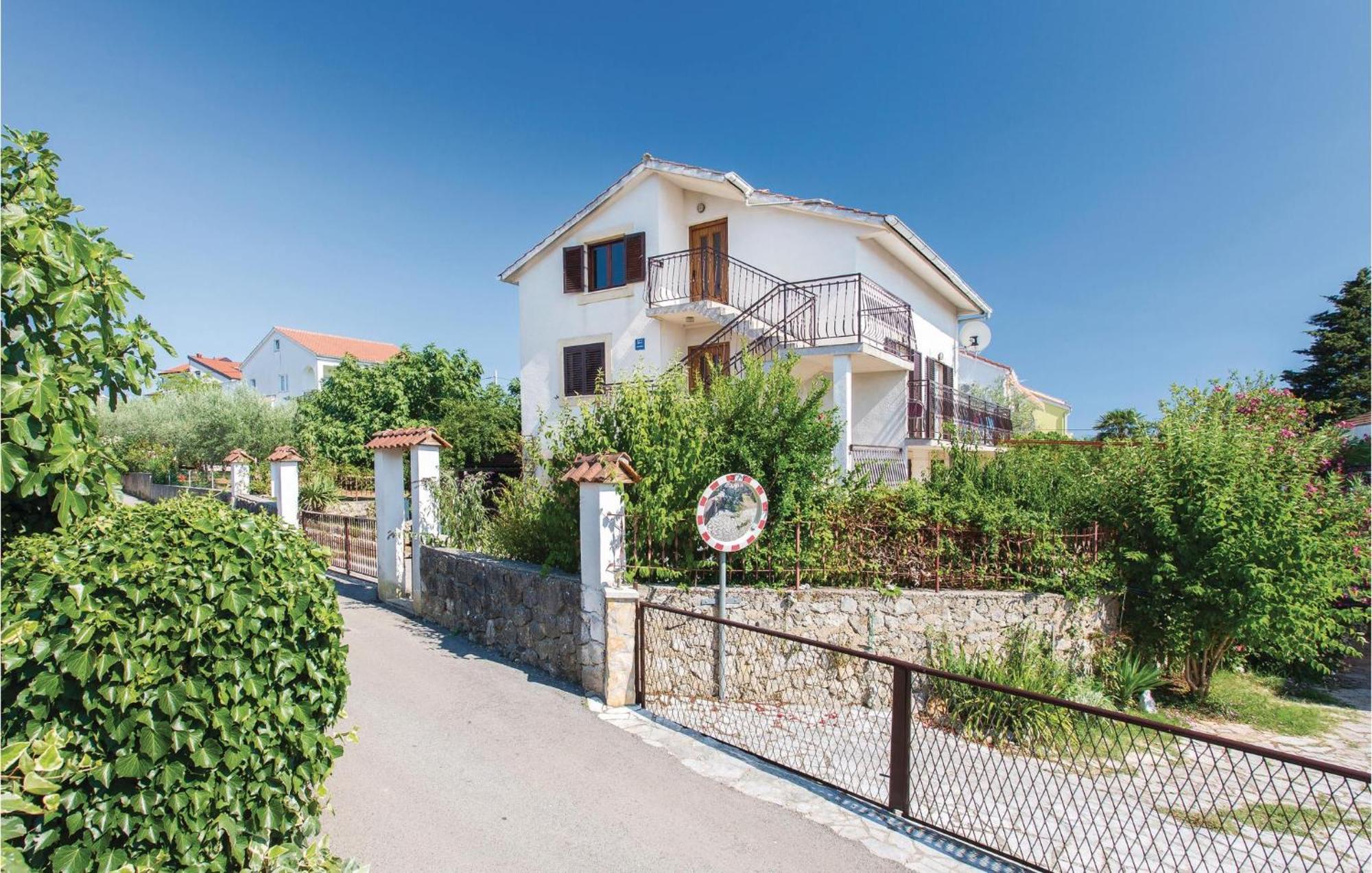 Lovely Apartment In Krk With Kitchen Brzac Dış mekan fotoğraf