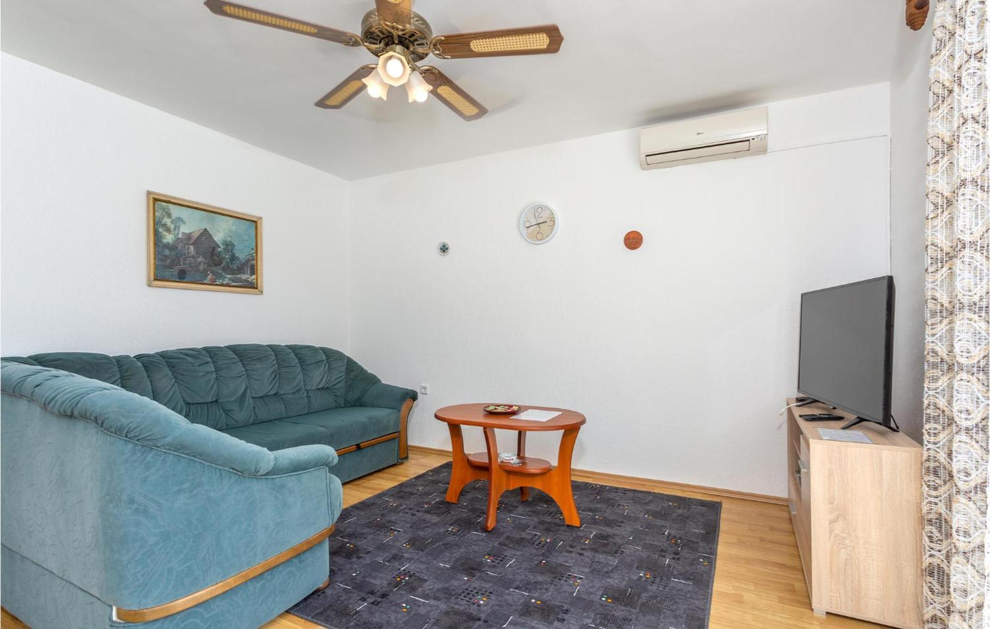 Lovely Apartment In Krk With Kitchen Brzac Dış mekan fotoğraf