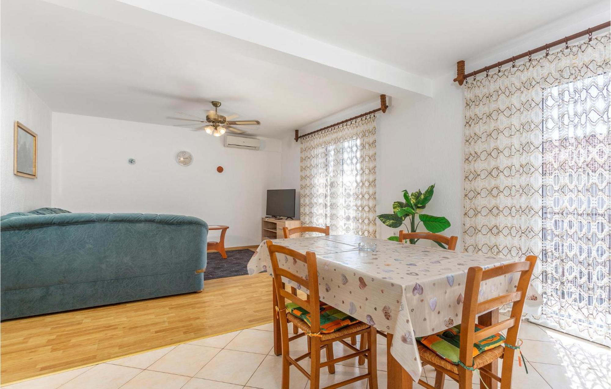 Lovely Apartment In Krk With Kitchen Brzac Dış mekan fotoğraf