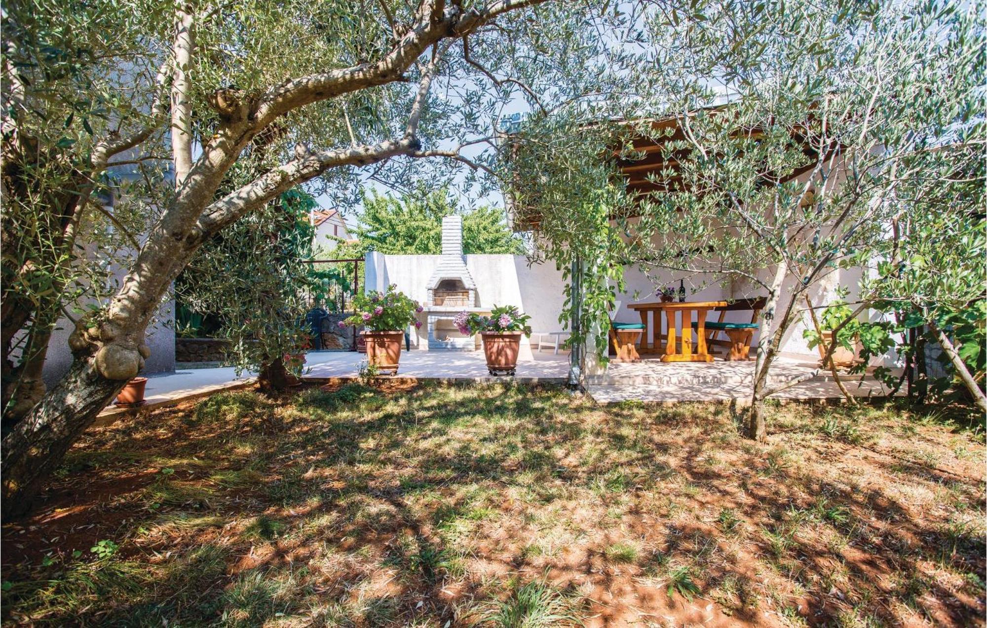 Lovely Apartment In Krk With Kitchen Brzac Dış mekan fotoğraf